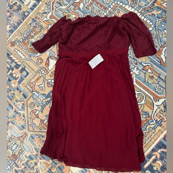 Chi Chi London Women's Red Dress - Picture 3 of 10